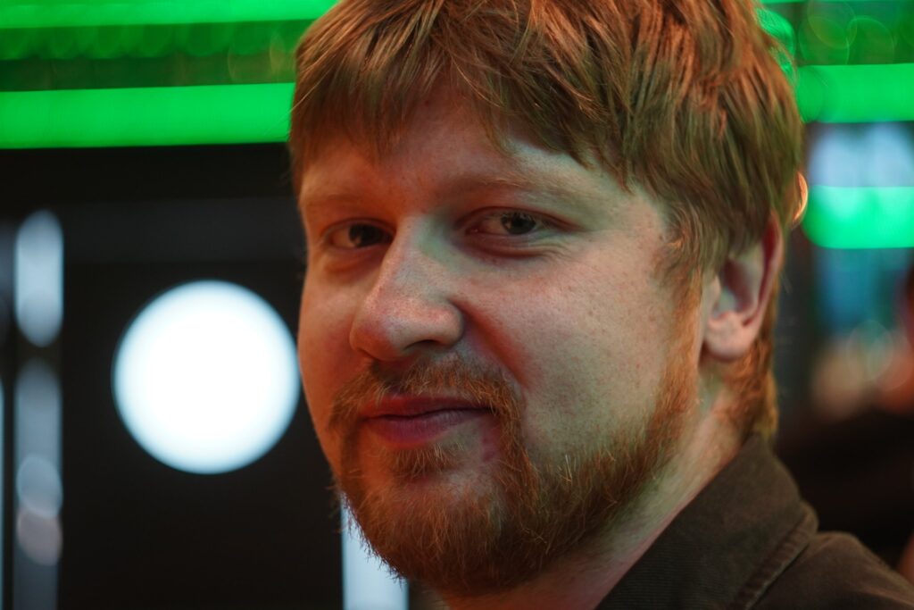Зал ожидания Кураторская экскурсия по выставке «Зал ожидания» в галерее Бомба