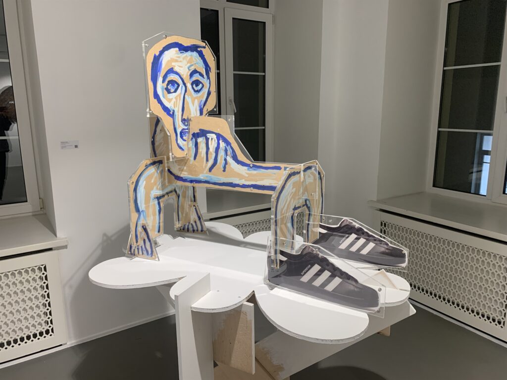 Работа на выставке «Имитаторы» в SISTEMA GALLERY